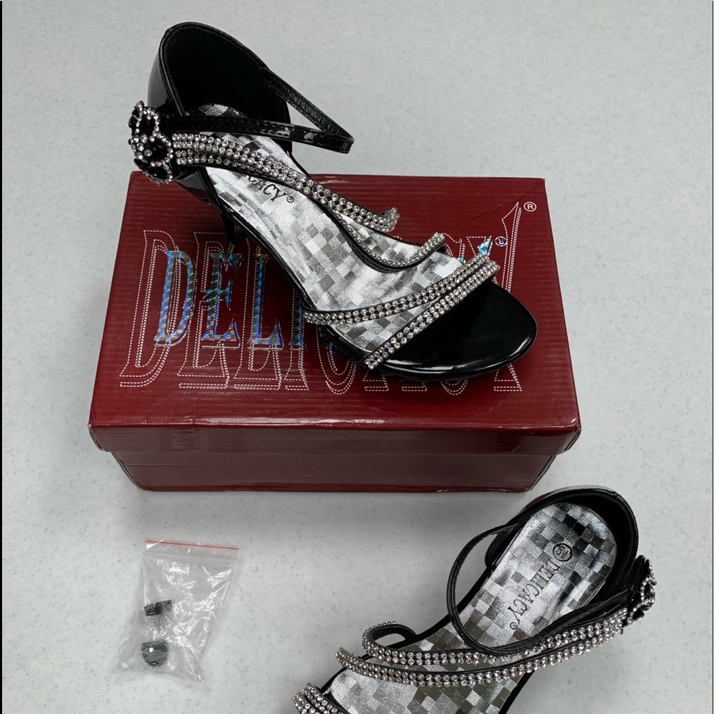 NWB 5.5 DELICACY, style: Angel-48, Black Shoes